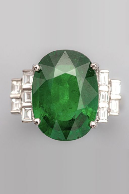 18k White Gold Garnet and Diamond Ring