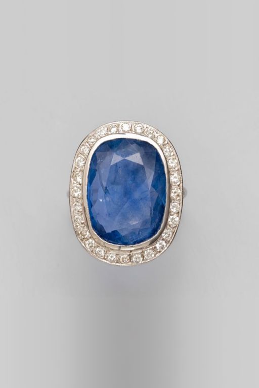 18k White Gold Sapphire and Diamond Ring