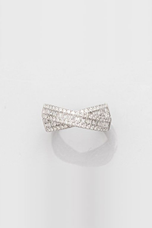 18k White Gold Diamond Crossover Ring