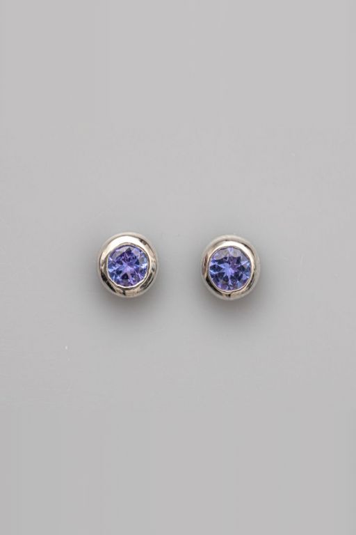 18k White Gold Tanzanite Earrings