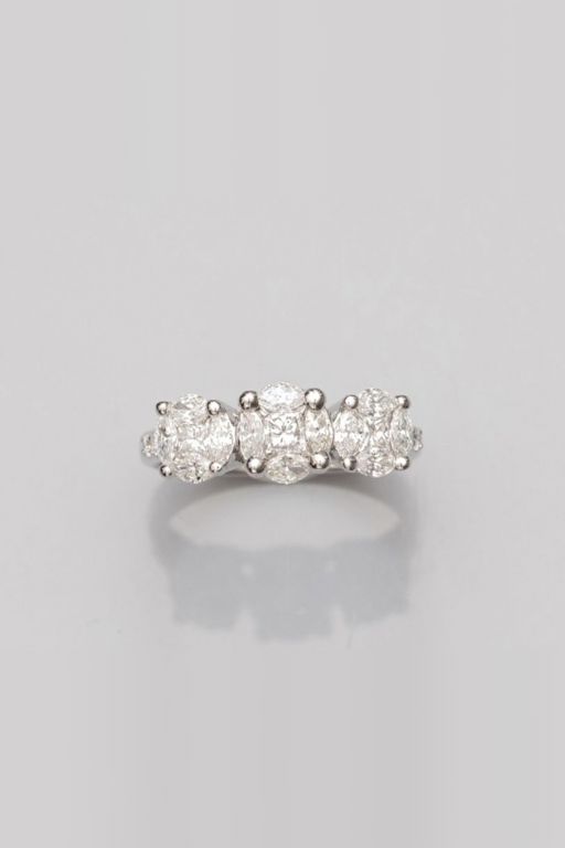 18k White Gold Diamond Ring