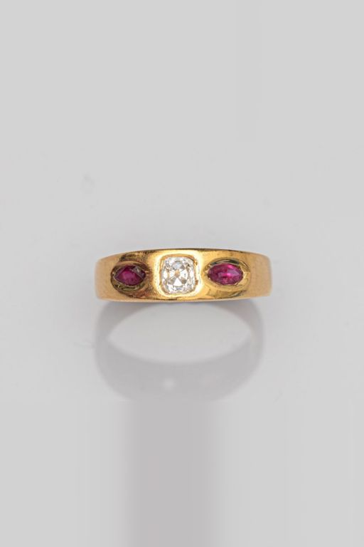 18k Yellow Gold Diamond and Ruby Band Ring
