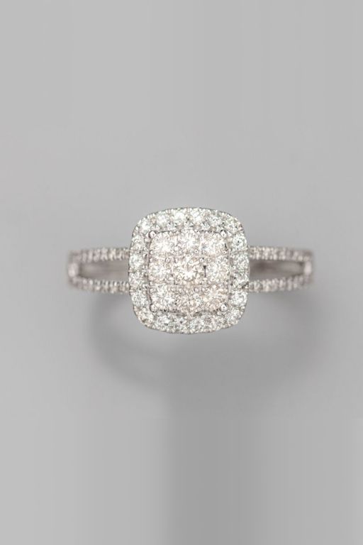 18k White Gold Diamond Ring