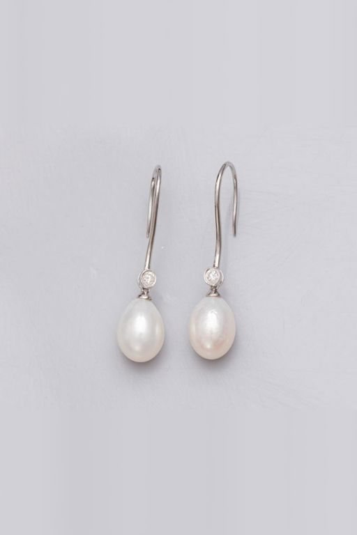 18k White Gold Pearl and Diamond Earrings