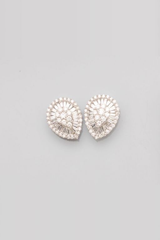 18k White Gold Diamond Earrings