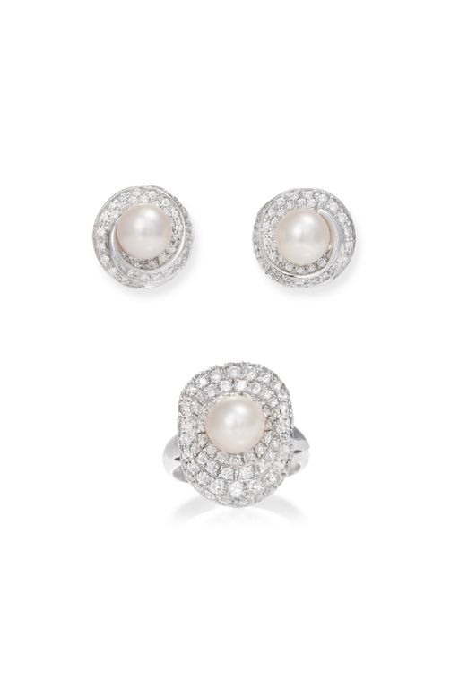 18k White Gold Pearl and Diamond Jewelry Set