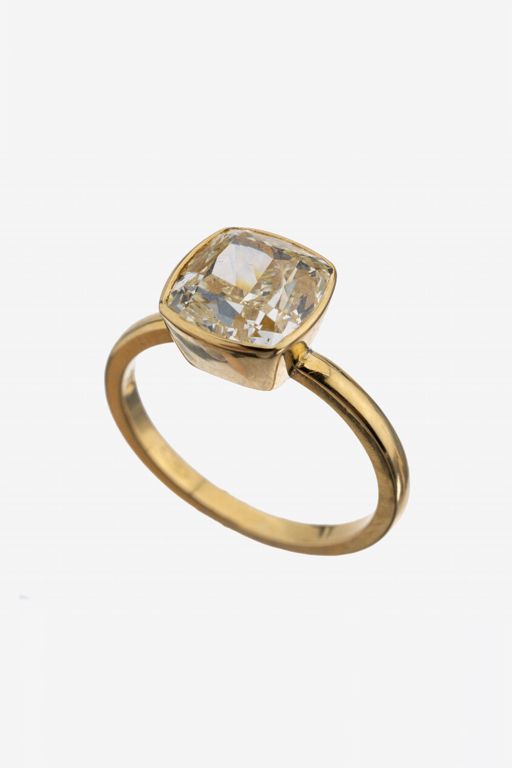 18k Gold Diamond Ring
