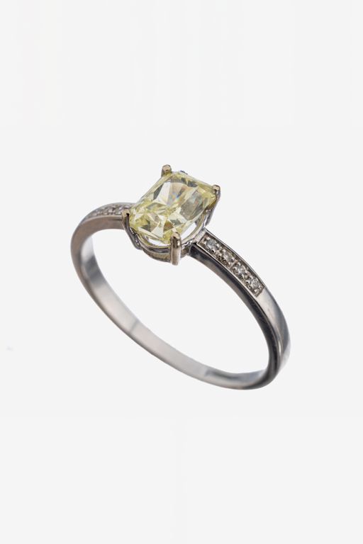 18k Gold Diamond Ring