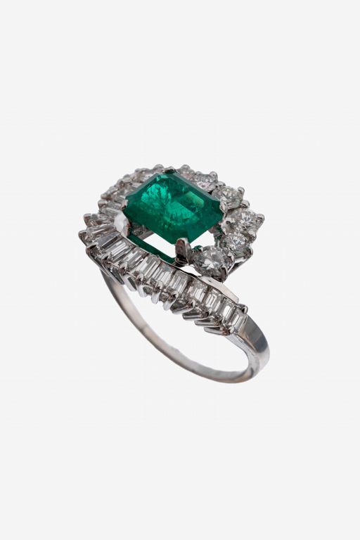 18k Gold Emerald and Diamond Ring