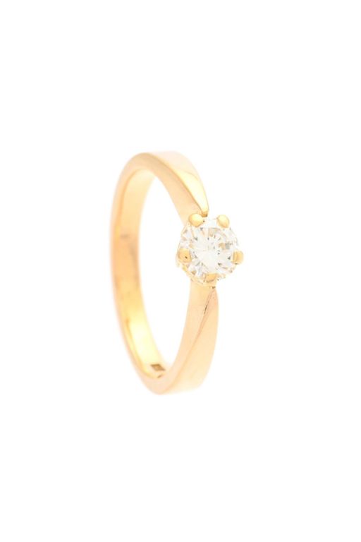 18k Gold Diamond Ring
