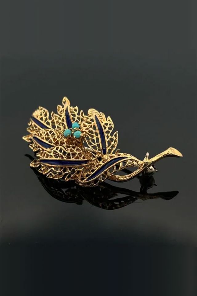18k Gold Turquoise Brooch