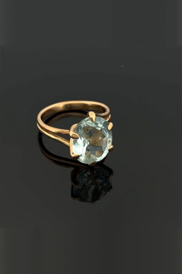 18k Gold Aquamarine Ring
