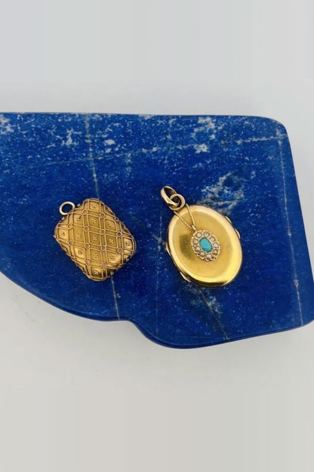 Two 18k Gold Pendant Set