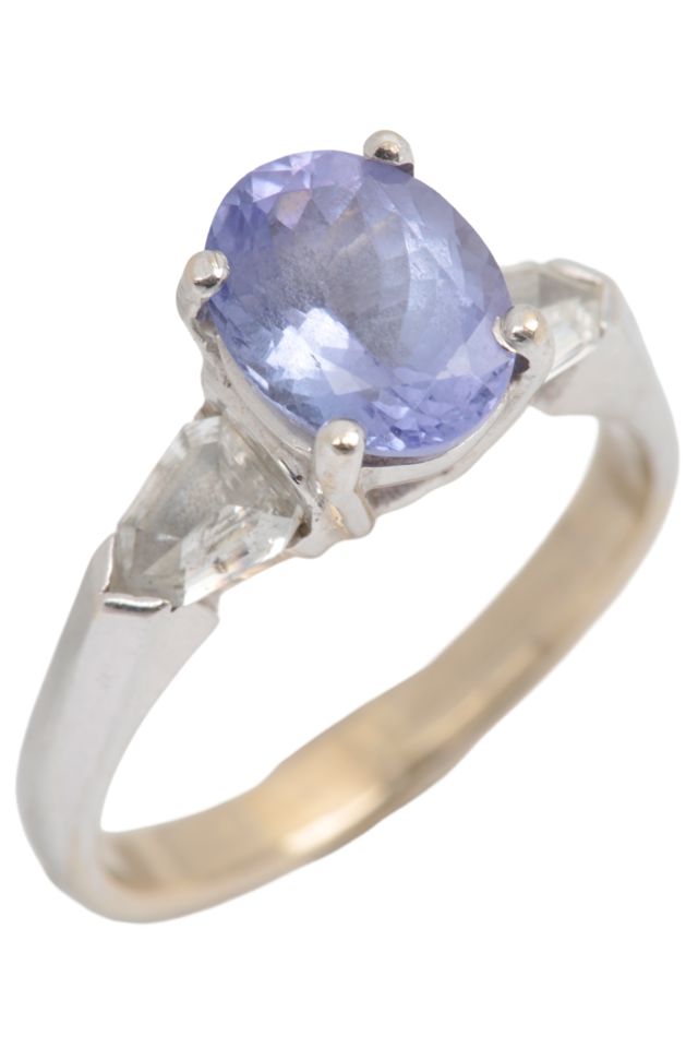 18k Gold Tanzanite and Diamond Ring