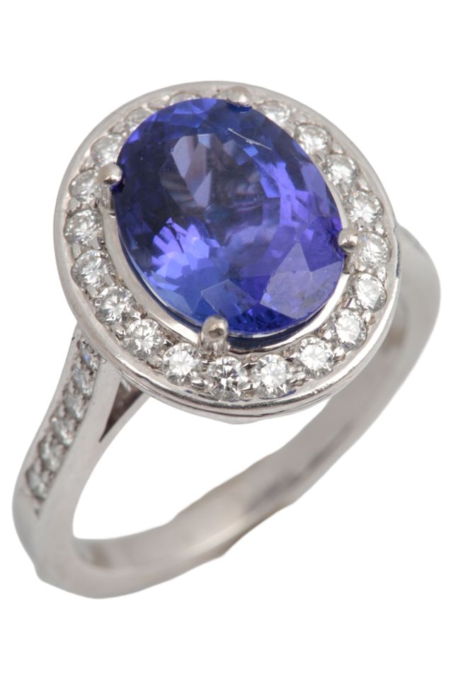 18k Gold Tanzanite and Diamond Ring