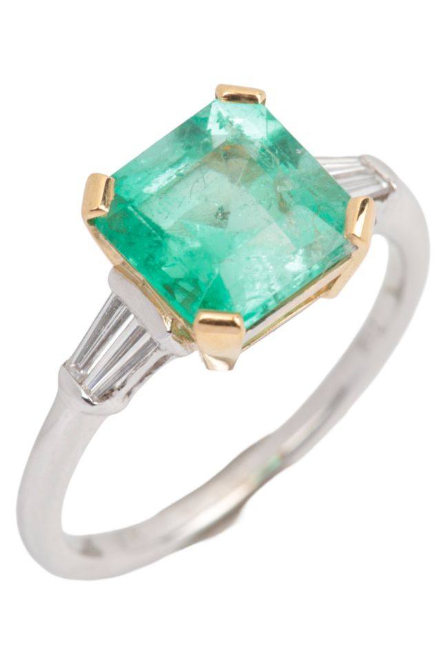 18k Gold Emerald and Diamond Ring