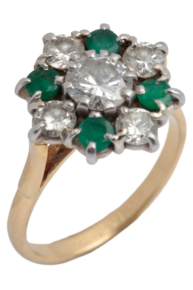 18k Gold Diamond and Emerald Ring