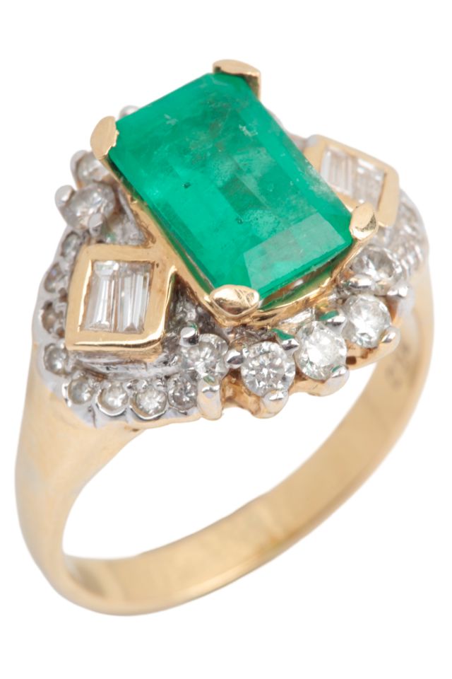 18k Gold Emerald and Diamond Ring