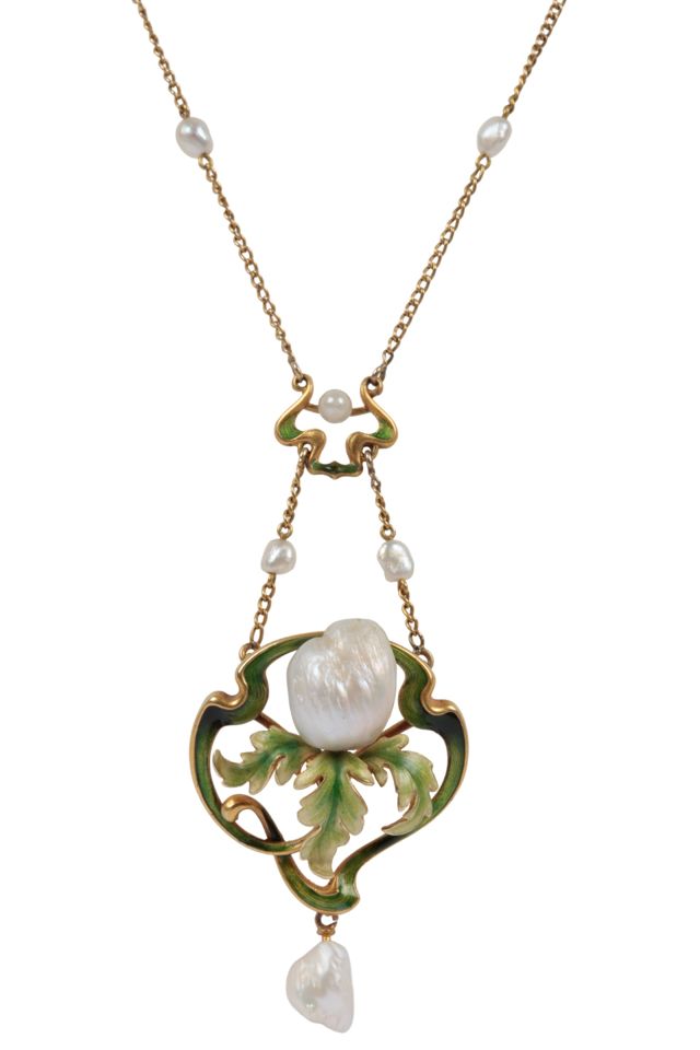 Gold Pearl Pendant Necklace