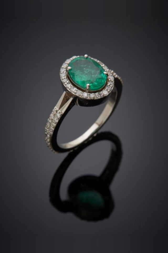 9k White Gold Emerald and Diamond Ring