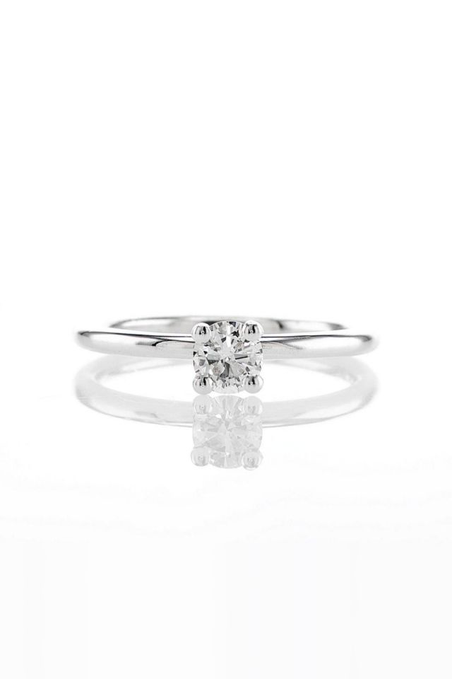 14k White Gold Diamond Ring